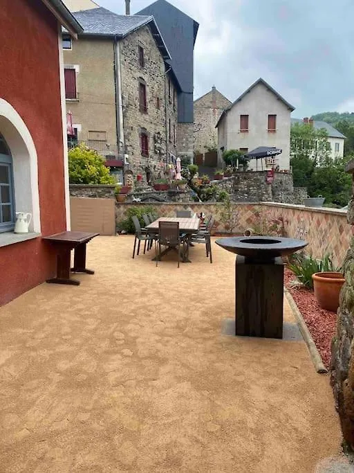 Holiday home Maison De Caractere A Saint-Nectaire Le Haut